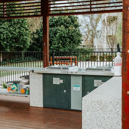 Nagambie Waterfront Motel ภายนอก รูปภาพ