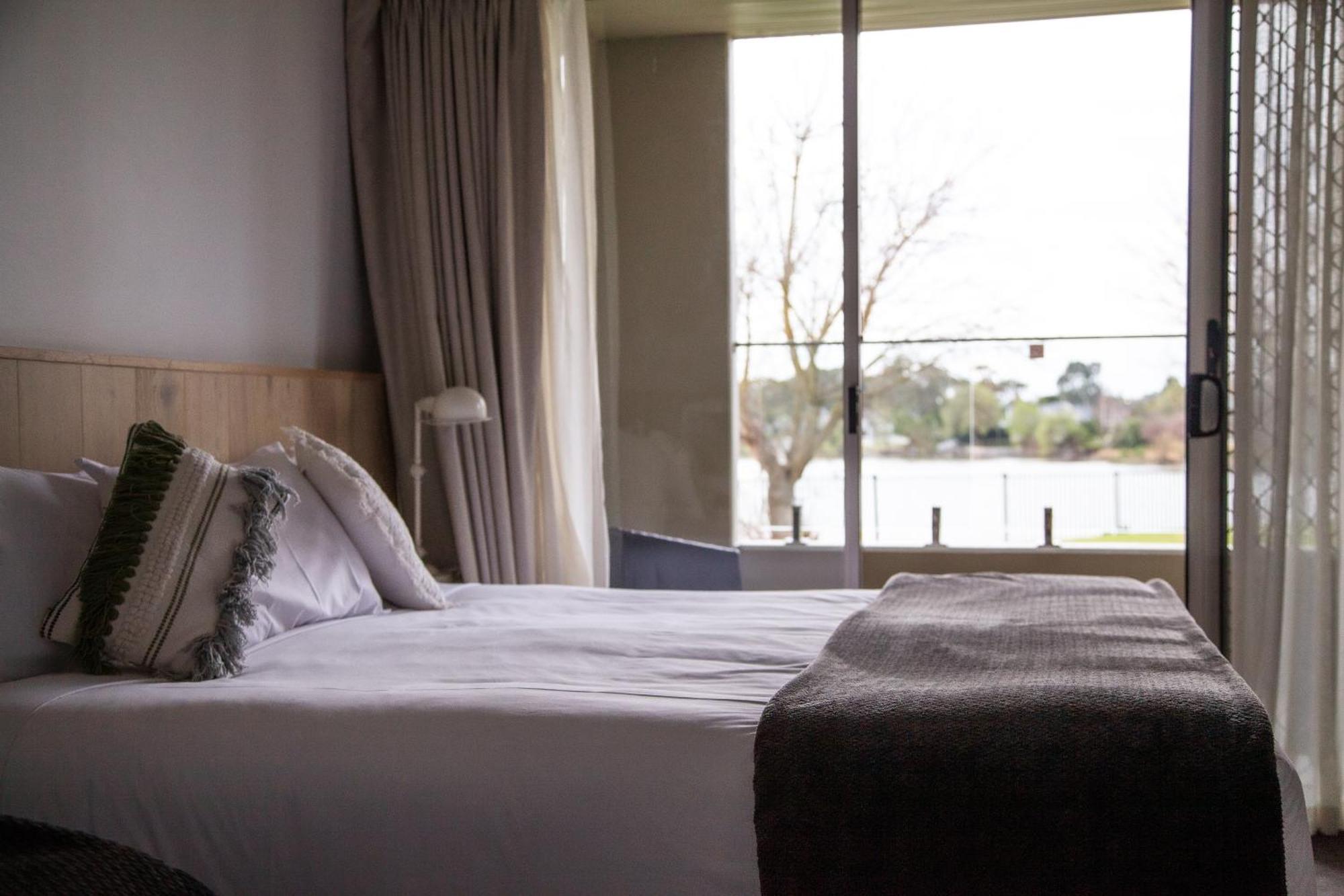 Nagambie Waterfront Motel ภายนอก รูปภาพ
