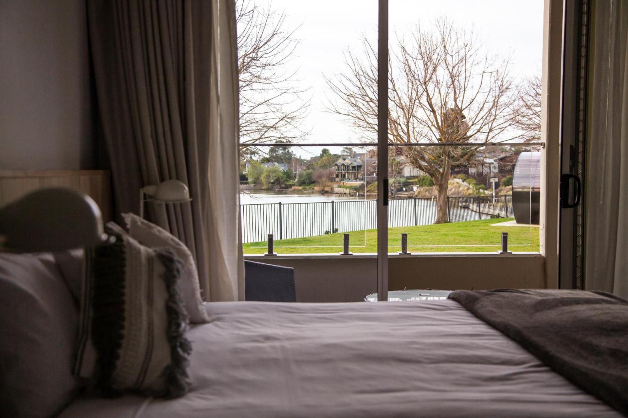 Nagambie Waterfront Motel ภายนอก รูปภาพ