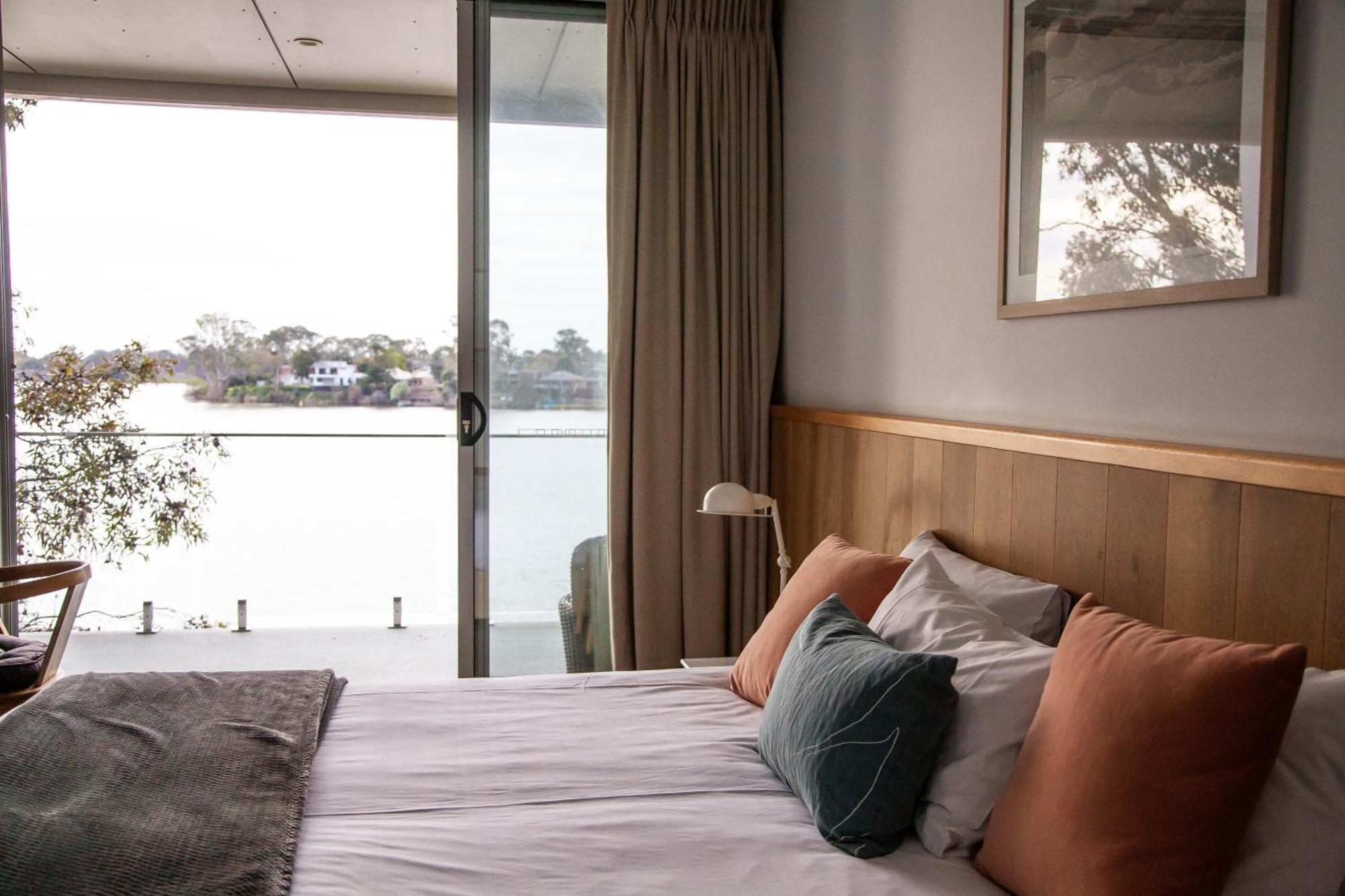 Nagambie Waterfront Motel ภายนอก รูปภาพ