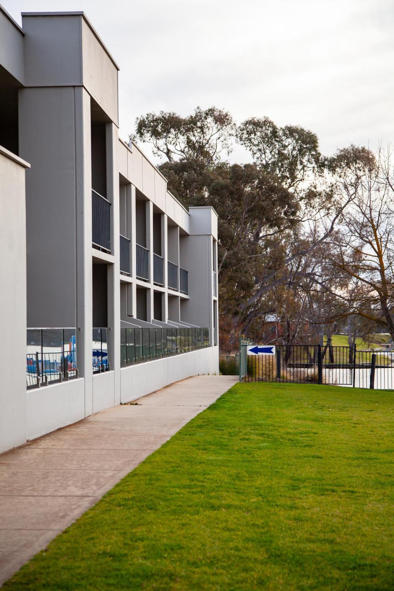 Nagambie Waterfront Motel ภายนอก รูปภาพ