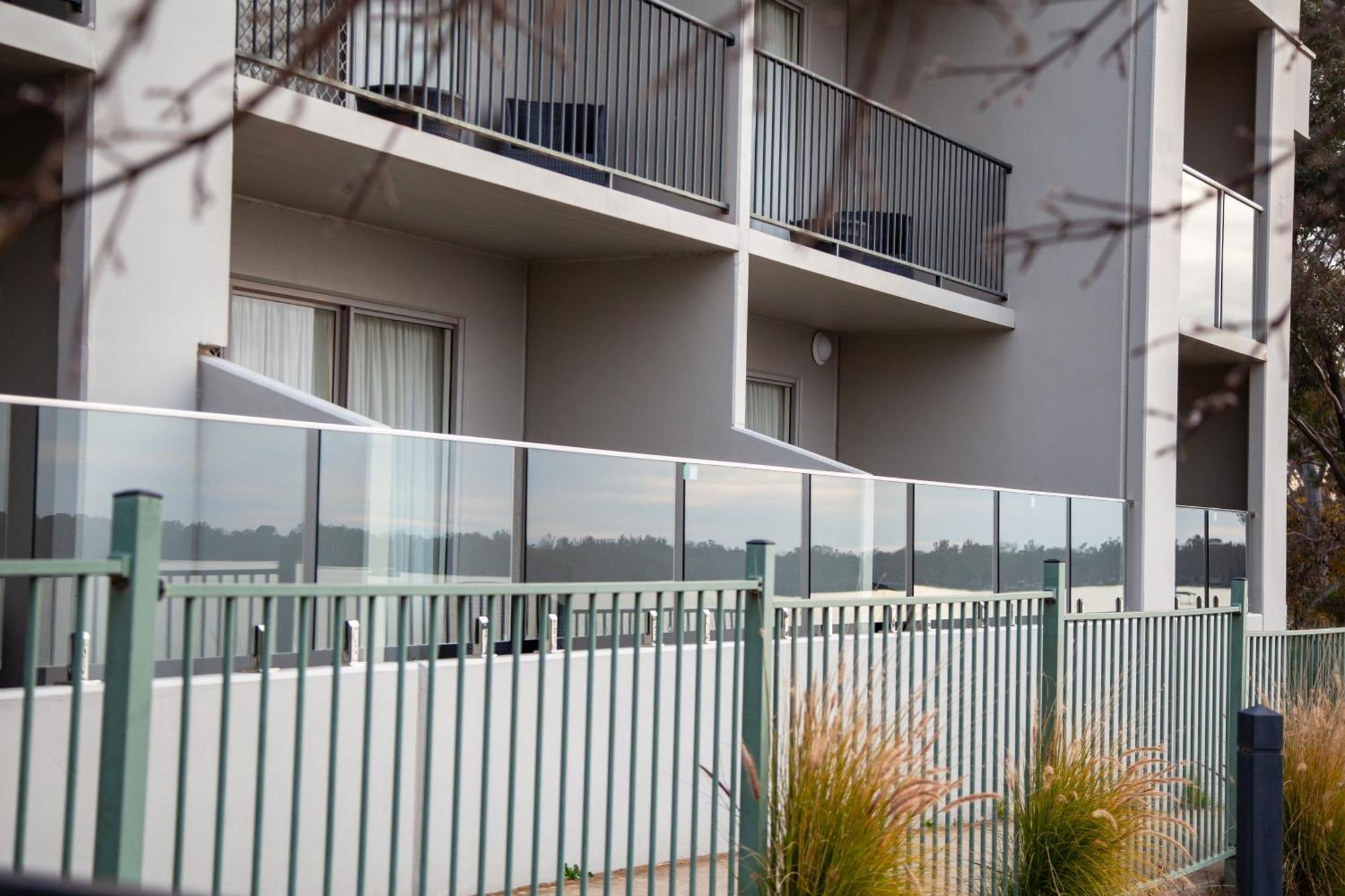 Nagambie Waterfront Motel ภายนอก รูปภาพ