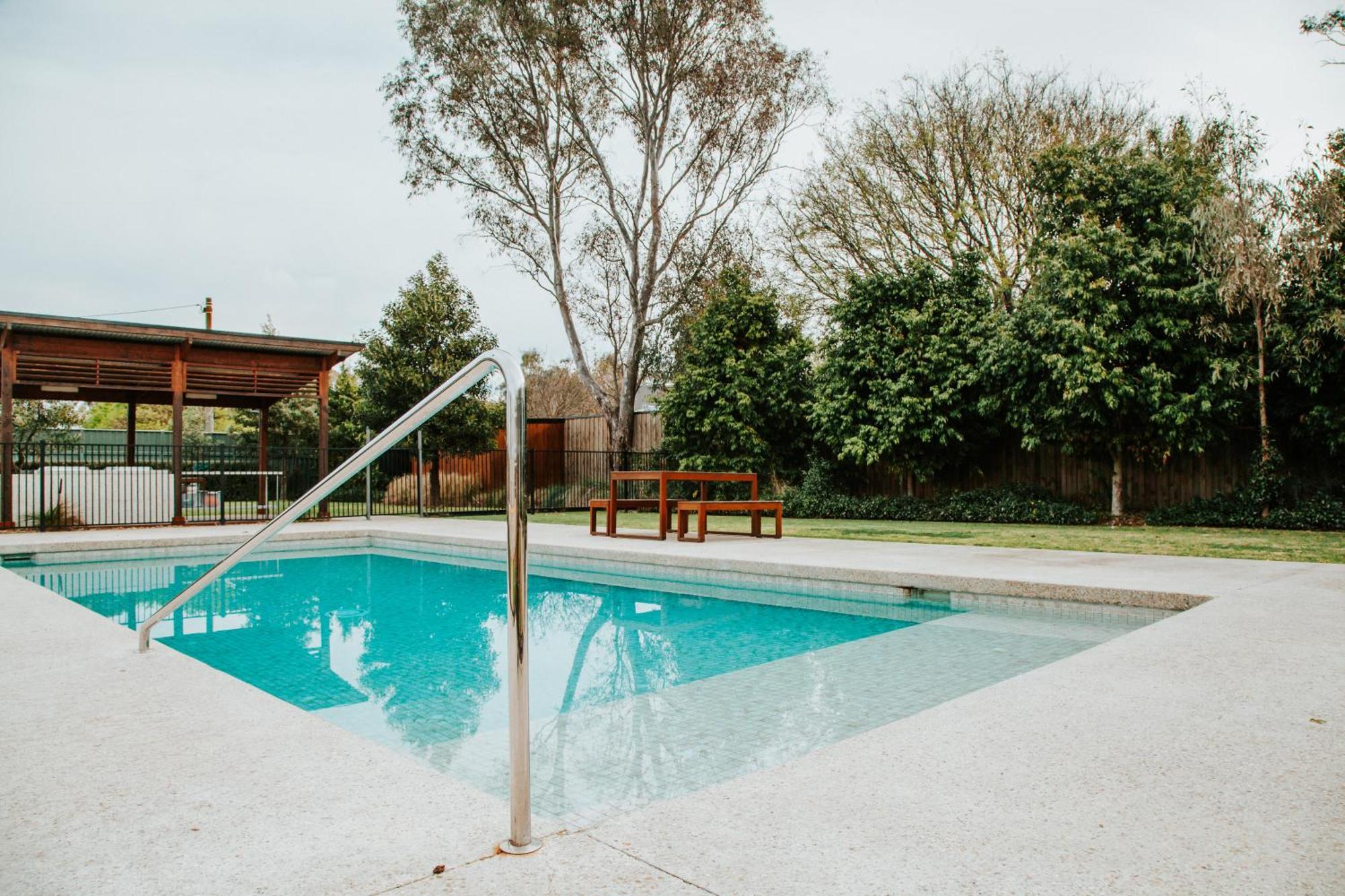 Nagambie Waterfront Motel ภายนอก รูปภาพ