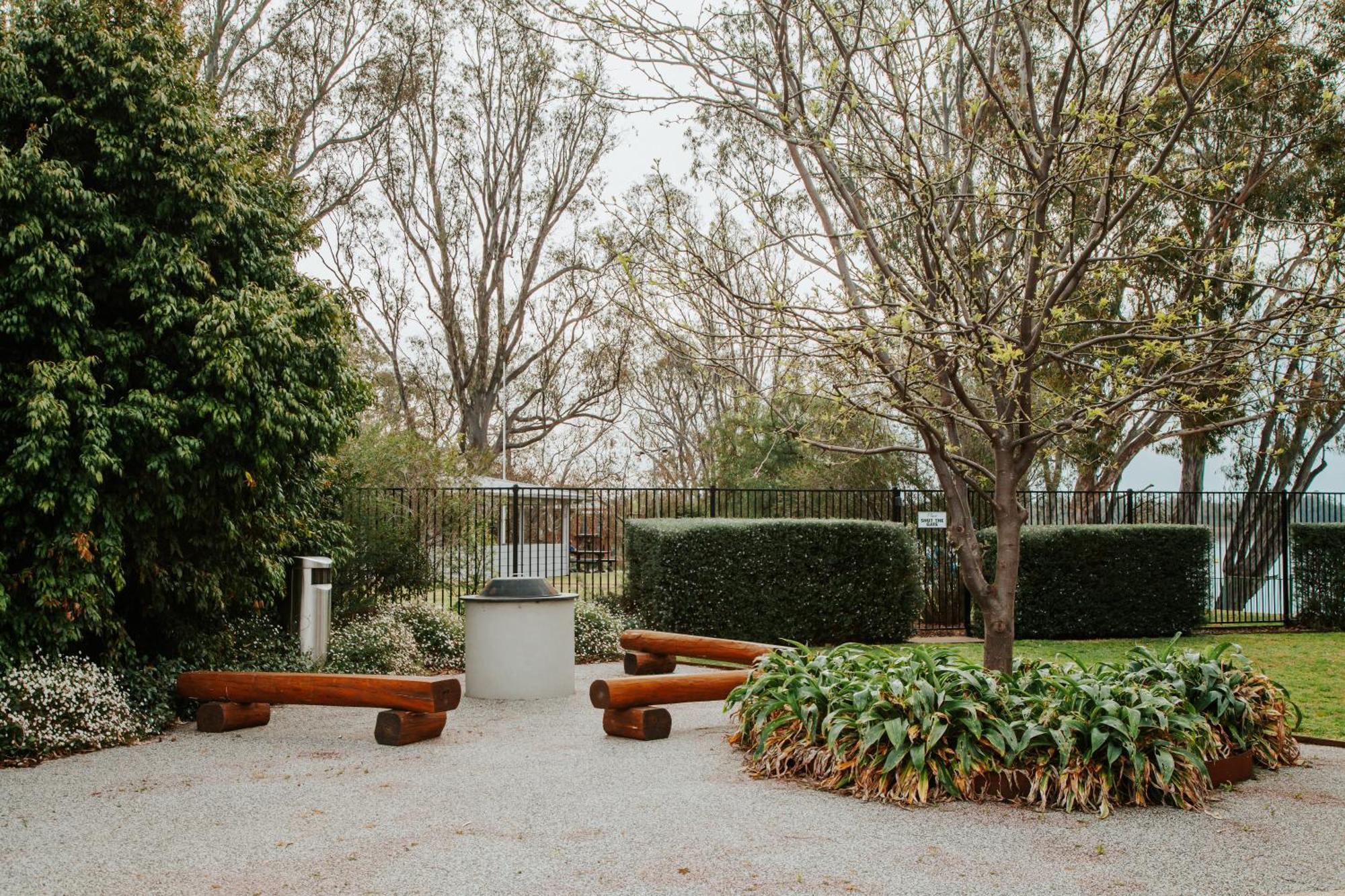 Nagambie Waterfront Motel ภายนอก รูปภาพ