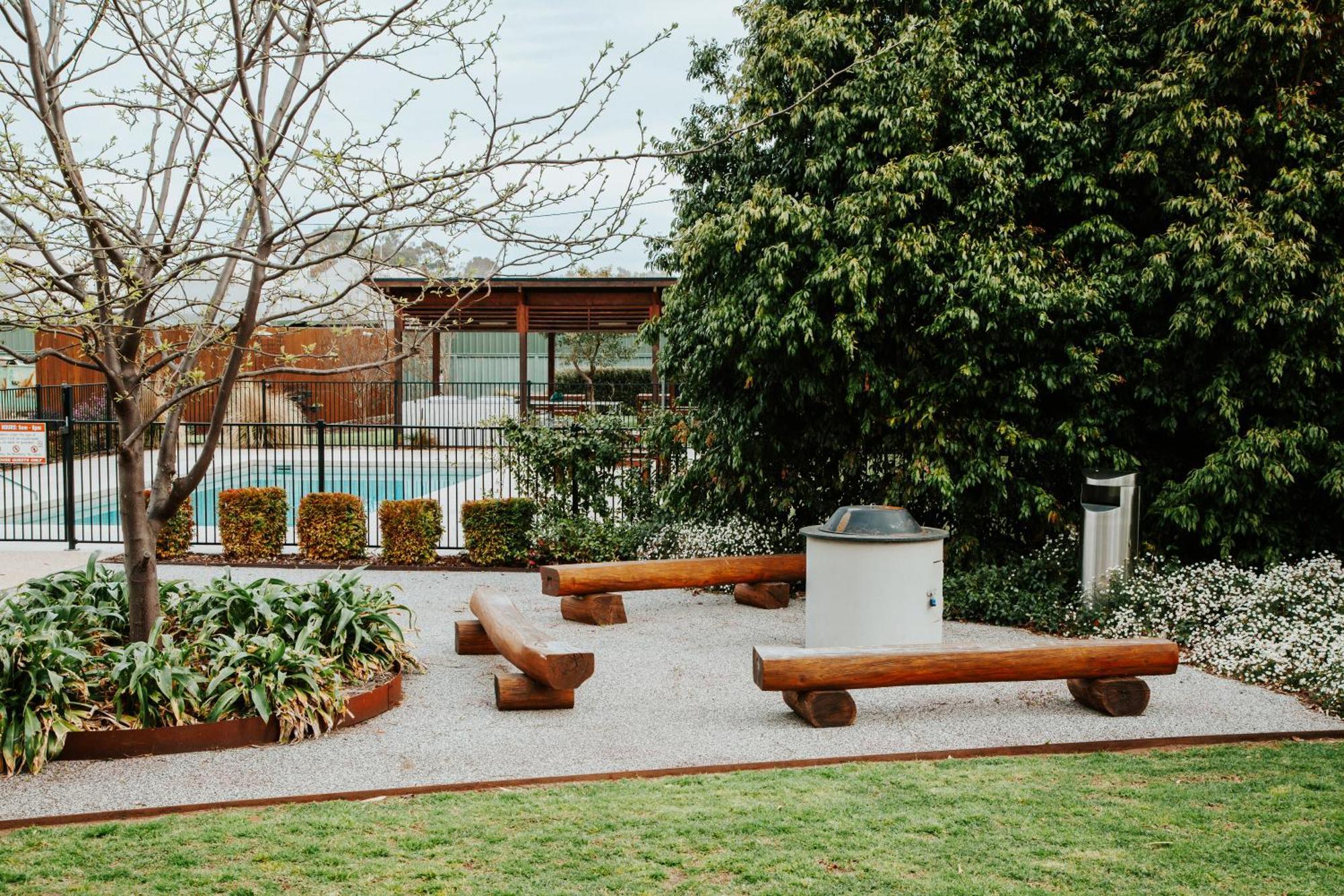 Nagambie Waterfront Motel ภายนอก รูปภาพ
